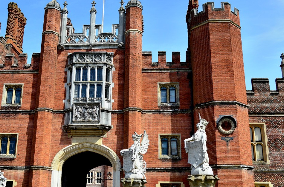 Statues - Hampton Court
