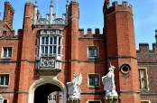 Statues – Hampton&nbsp;Court