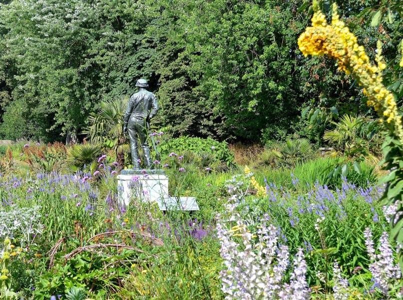 Kew Gardens Statue of Gardener