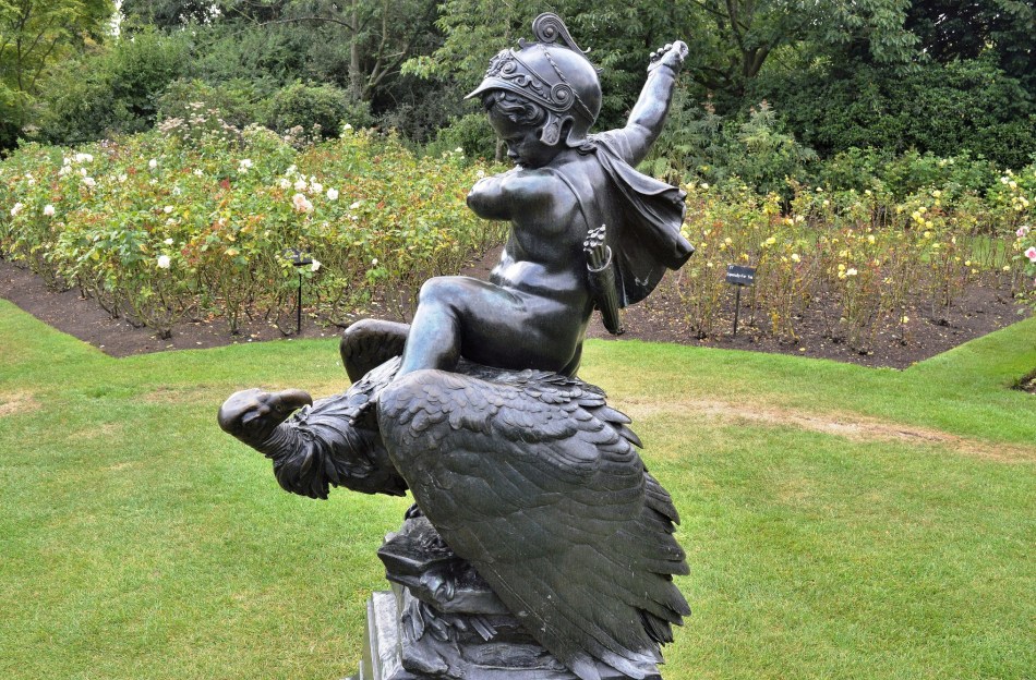 Queen Mary's Gardens - Statue 2