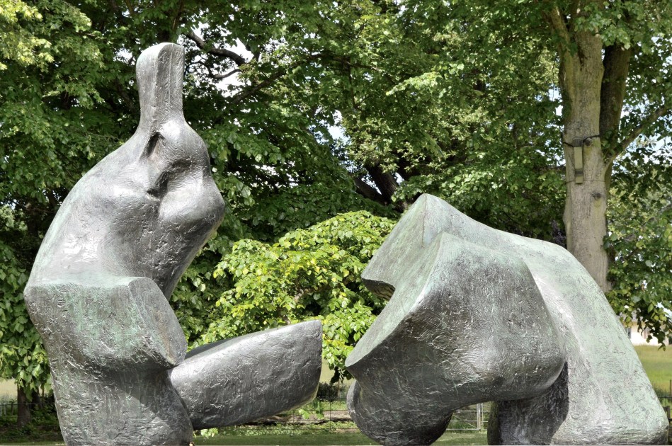 Henry Moore - Two Piece Reclining Figure No 5 - Kenwood House