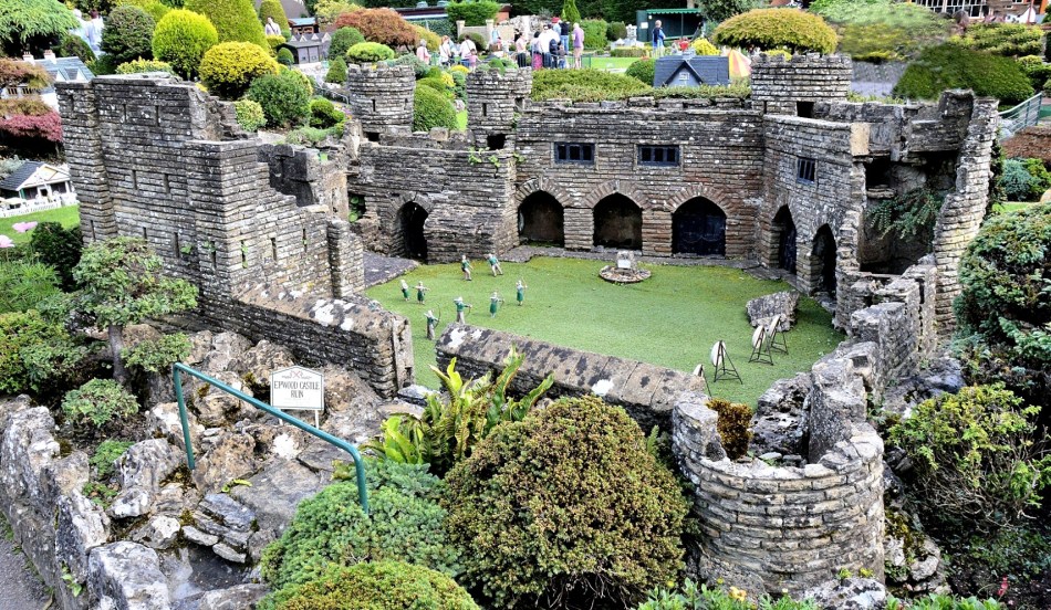 Bekonscot Model Village Ruined Castle