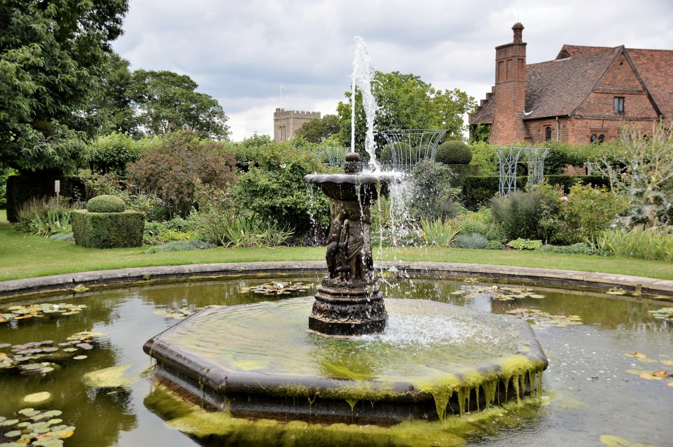 Hatfield House,Fountain