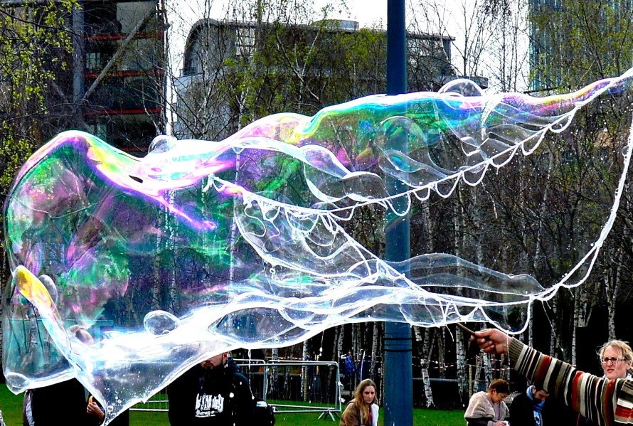 Bubbles on London's South Bank DSC_3065