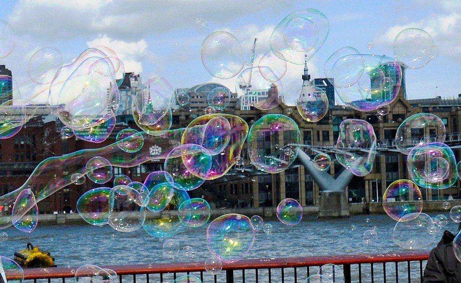 Bubbles on London's South Bank DSC_3139