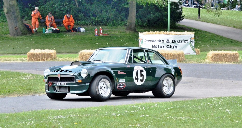 Crystal Palace Motorsport 2016 Race Cars MGB GT V8