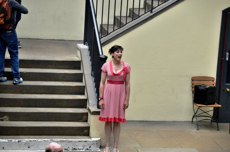 covent-garden-singer