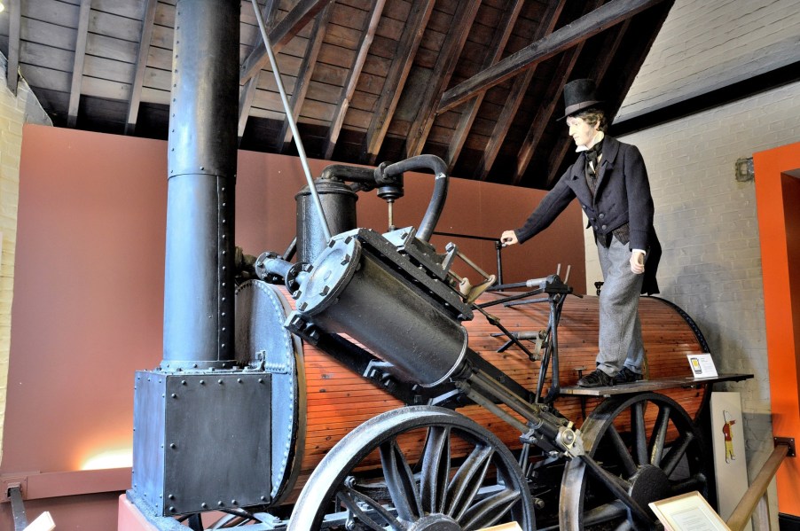 invicta-steam-locomotive-at-heritage-museum-in-canterbury-dsc_7629