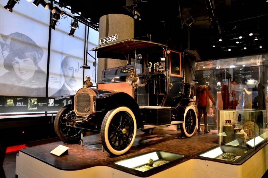 museum-of-london-taxi